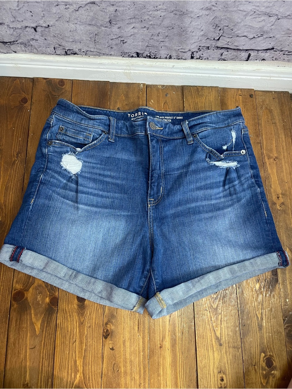 Torrid high rise perfect 5 inch short vintage stretch jean shorts size 14